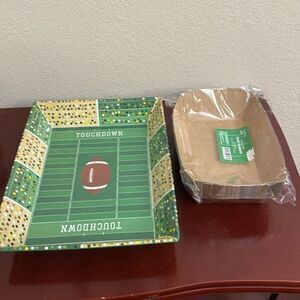 🏈🏈Football Stadium Serving Tray and 20 Food Baskets